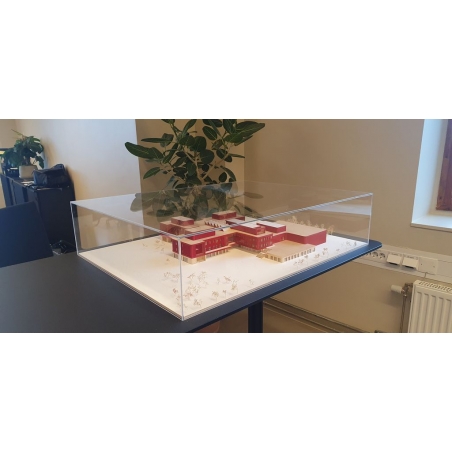 Plexiglas beschermkap | plexiglas stolp | maquettekap op maat