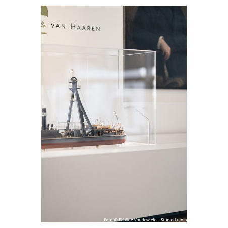 Plexiglas beschermkap | plexiglas stolp | maquettekap op maat