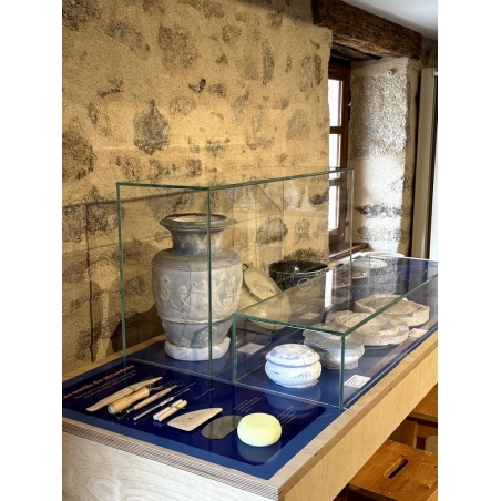 Glazen beschermkap | glazen stolp voor op sokkel | museumvitrine