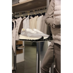 Spegelpiedestal plexiglas