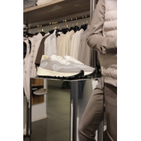 Spegelpiedestal plexiglas