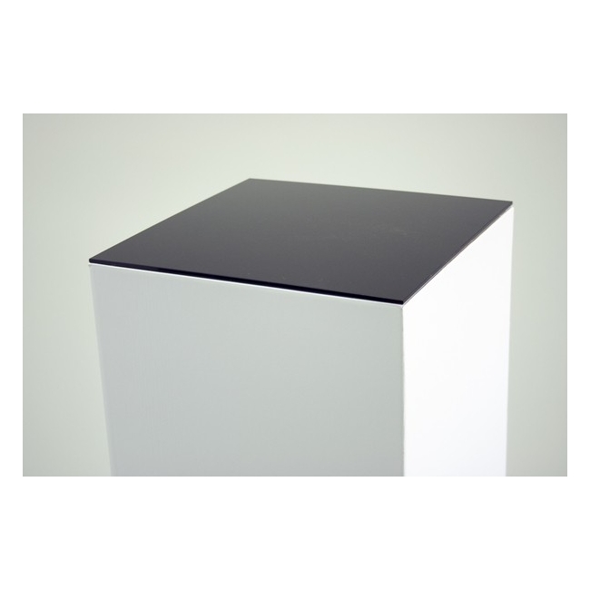 Topp av 4 mm svart plexiglas, mätningar 30,2 x 30,2 cm (för kartongpodier 30 x 30 cm)